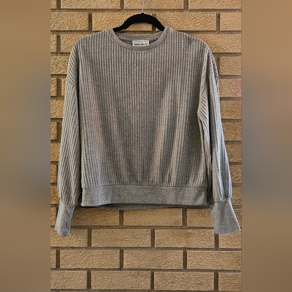 Sweater - Picture 3 of 5